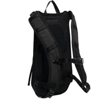 Load image into Gallery viewer, Oakley Switchback Hydration Pack - Blackout - 2 Litre