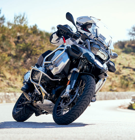 Metzeler Tourance Front Tire – 110/80 R 19 59V TL – Enduro Street Radial